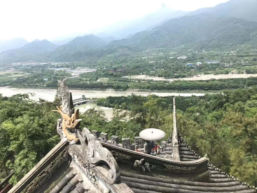 1-Day Mount Qingcheng and Dujiangyan Irrigation System Tour - A realistic day from pickup to drop-off