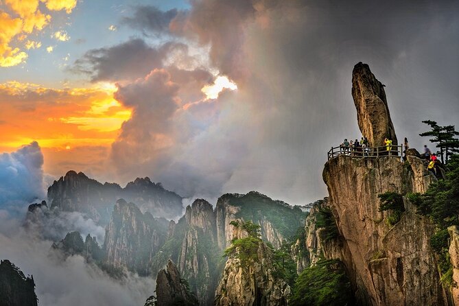 1-Day Mt. Huangshan Tour with Optional Hongcun & Xidi Village - Lion Peak and the Stone Monkey