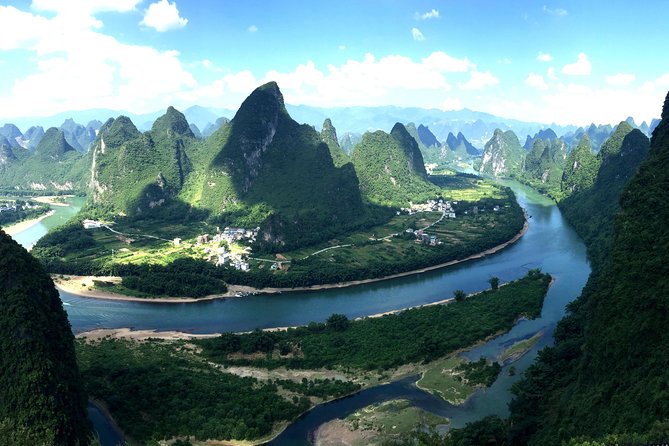 1 Day Private Tour: Li River Cruise from Guilin & Yangshuo Biking - Arriving in Yangshuo and finding West Street