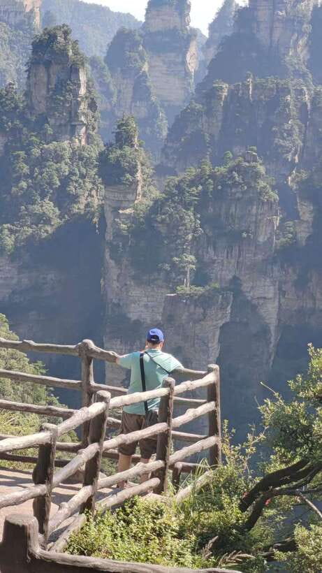 1-Day Private Tour to Zhangjiajie Highlights - What the 4.5-hour park visit feels like