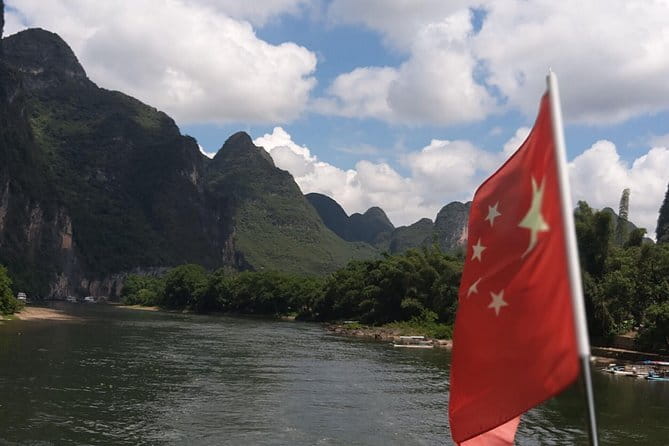 1-Day tour of Guilin-LiRiver cruise-Yangshuo Xianggong hill - Why the Li River is the heart of the day