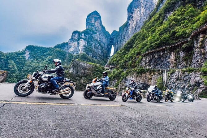 1-Day Zhangjiajie National Forest Park(Avatar) and Tianmen Mountain Private Tour - Lunch before Tianmen Mountain