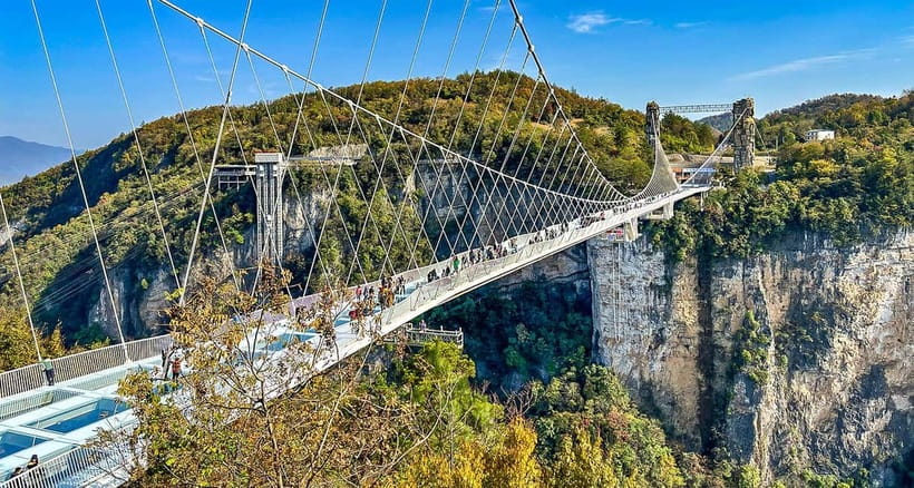 2-Day Avatar Mountain, Glass Bridge, and Mt. Tianmen Tour - Weather, crowds, and the real pace