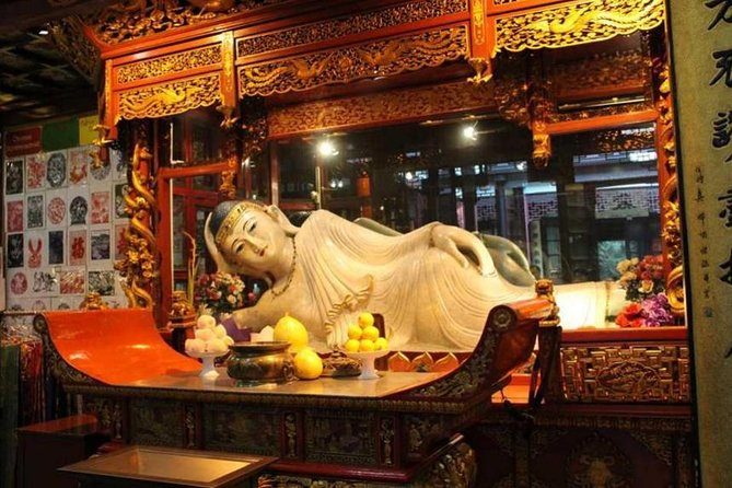 2-Day Shanghai Highlight Tour Combo Package - Yuyuan Garden and the old market streets