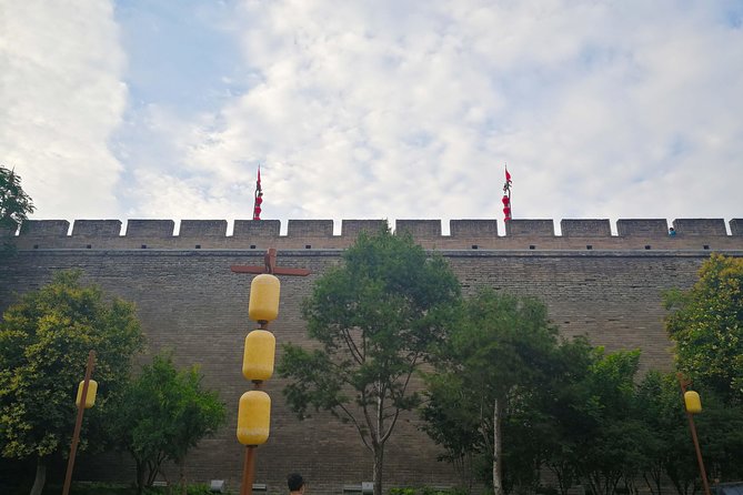 2-Day Xi'an Private Tour: Mount Huashan and Terracotta Warriors - Eating your way through the Muslim Quarter