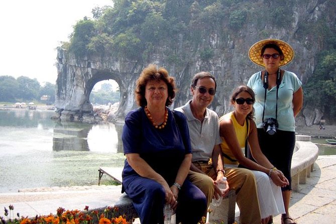 3-Day Private Guilin Tour with Li River Cruise and Yangshuo - Arrival in Guilin and the comfort of a private car