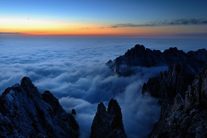 3-Day Yellow Mountains, Hongcun Village and Tunxi Ancient Street Private Tour - Day 2: Shixin Peak and the long walk through West Sea