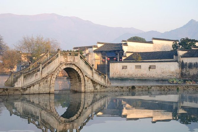 3-Day Yellow Mountains, Hongcun Village and Tunxi Ancient Street Private Tour - Guide quality and the private-tour advantage