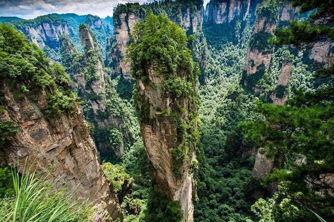 3-Day Zhangjiajie Panoramic Highlights Tour - Day 1: Yuanjiajie, Tianzi Mountain, and Golden Whip Brook