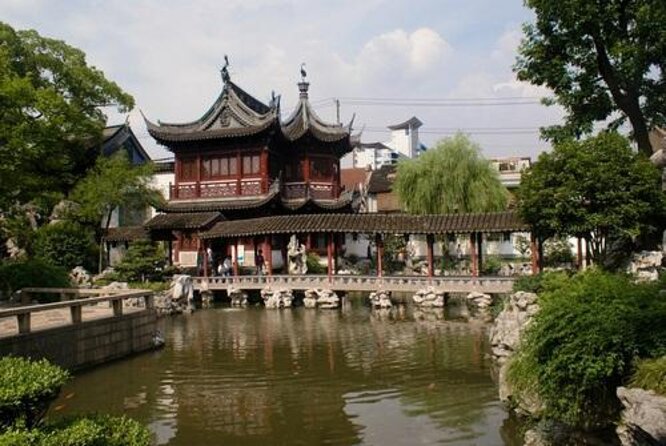 3-Hour Shanghai Yu Garden &Old Town Private Tour with Tea Tasting - Key points at a glance