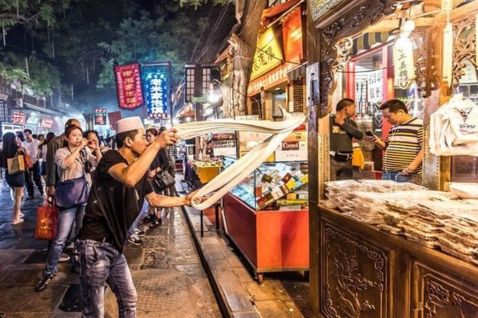 3-Hour Xi'an Muslim Street Food Walking Tour - How the private guide changes the experience