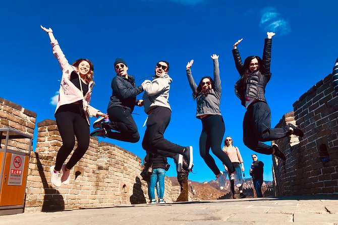 4-5 Hour Beijing Layover Tour to Mutianyu Great Wall - The private guide option and the cheaper choice