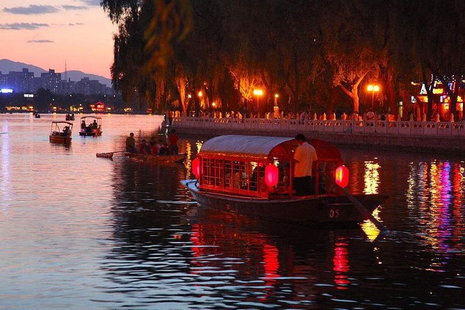 4-Hour Private Illuminated Beijing Tour with Authentic Chinese Dinner on Hutong Street - Why Beijing at night works so well