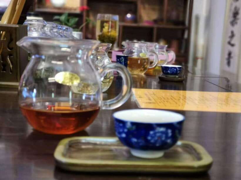 4-Hour Shanghai Best Garden and Temple Tour with Tea Tasting - Key points at a glance