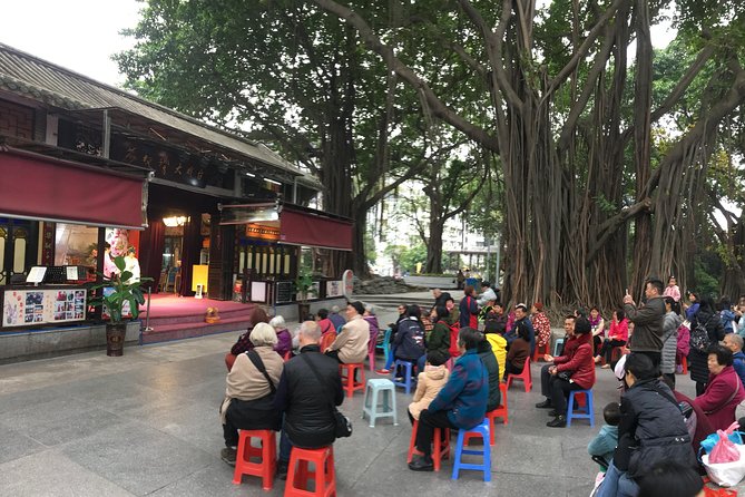 5-Hour Sai Kwan Walking Tour with Unique Food Tasting - Qingping Medicine Market and traditional Chinese practice