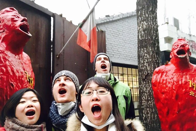 6-Hour Private Beijing Tour: Flower and Fish Market, Panjiayuan Antique Market and 798 Art Zone - Searching Panjiayuan for old-looking treasures