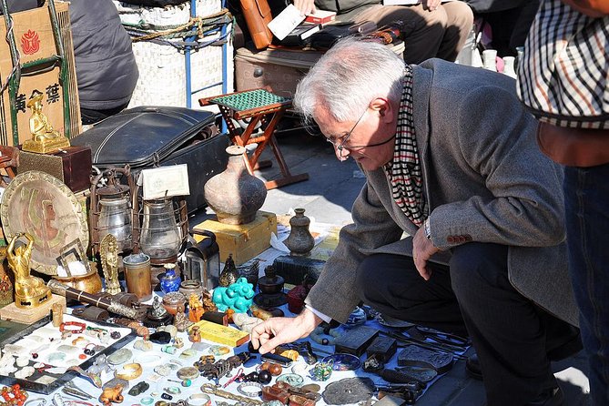 6-Hour Private Beijing Tour: Flower and Fish Market, Panjiayuan Antique Market and 798 Art Zone - Finding your pace with a private guide
