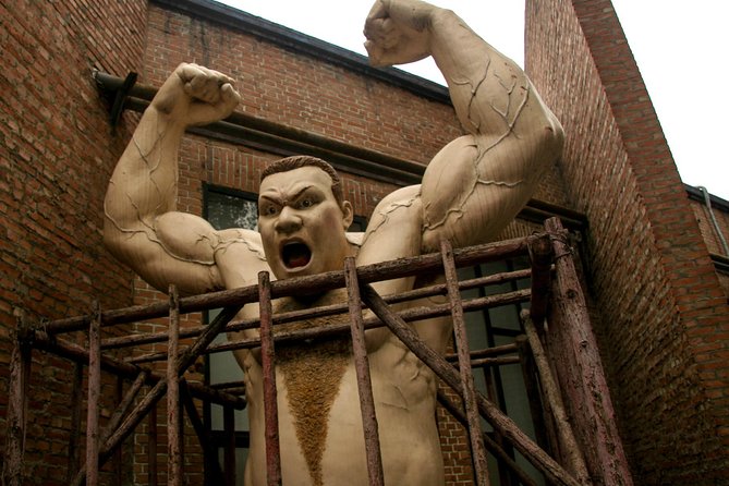 6-Hour Private Beijing Tour: Flower and Fish Market, Panjiayuan Antique Market and 798 Art Zone - Starting at Shilihe’s flower, fish, and insect market