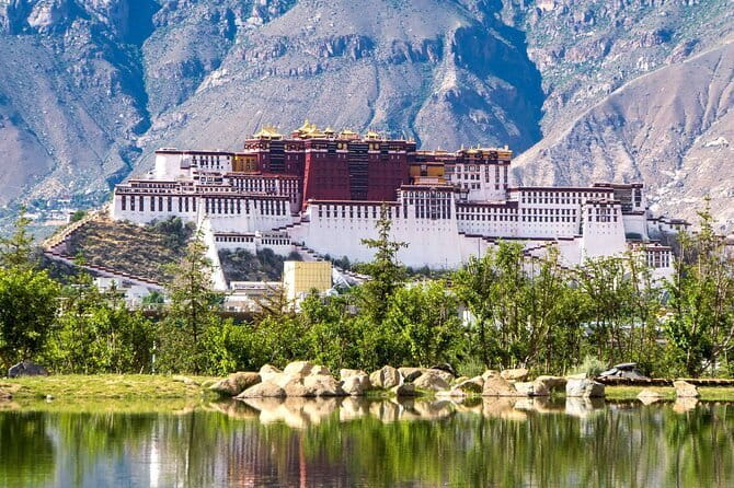 8 Day Tibet Classic Tour - Day 4: A long approach to Rongbuk Monastery