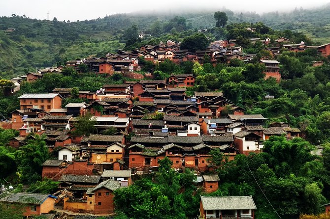 9 days Ancient Town Tour - Day 3: Taoist temples and remote Nuodeng