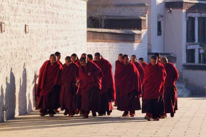 9 Days Lhasa Gyantse Shigatse Everest Namtso Group Tour - Everest morning requires flexible expectations