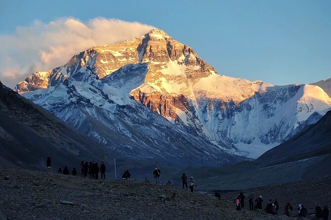 9 Days Lhasa Gyantse Shigatse Everest Namtso Group Tour - Potala Palace and Jokhang Temple carry the cultural weight