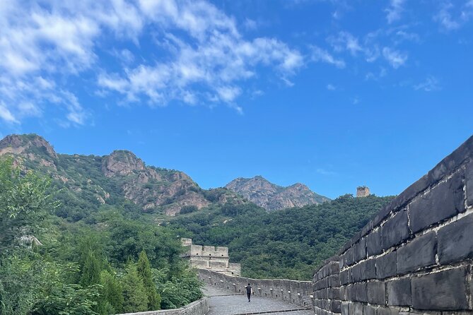Airport or Hotel Transport to Mutianyu Great Wall - The drive to Mutianyu