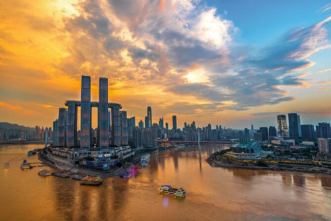 All-In-One Chongqing Trendy Spots Private Tour - Local lunch and a useful pause