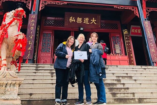All-Inclusive Private Day Tour of Mount Qingcheng and Dujiangyan - Local lunch between the mountain and the river
