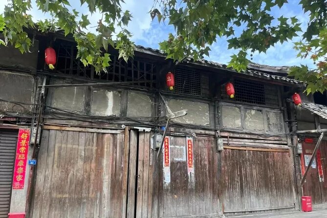 All-Inclusive Private Panda & Hidden Ancient Town Tour - A Sichuan Lunch With More Than One Tasting