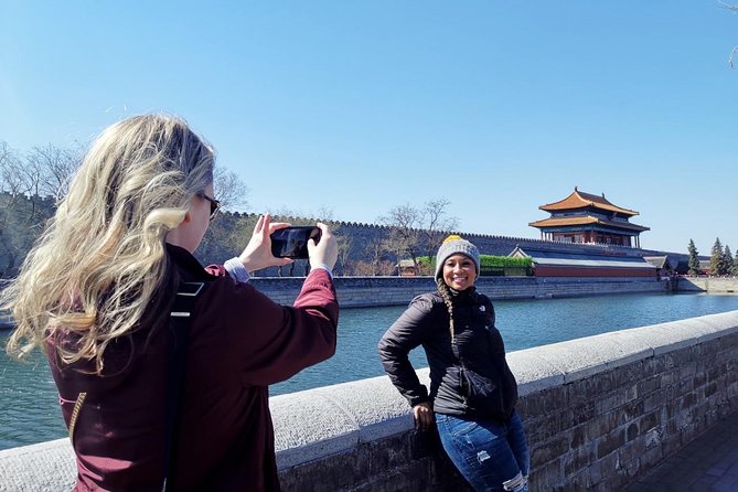 All-Inclusive Tour: Tiananmen Square, Forbidden City, Great Wall - Walking through the Forbidden City