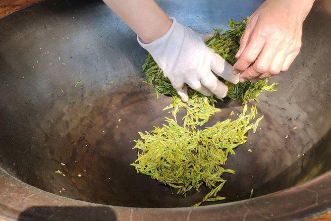 Authentic Hangzhou Longjing Tea Culture Experience Tour - Why Longjing tea makes this a worthwhile Hangzhou outing
