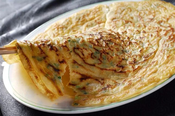 Authentic Local Food Tour in Central Shanghai - The 15-minute walk through the Former French Concession