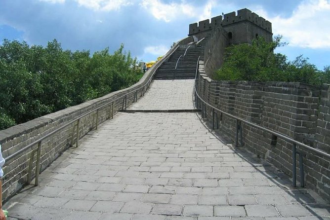 Badaling Great Wall and Ming Tombs Day Tour from Beijing - The jade factory and teahouse detours