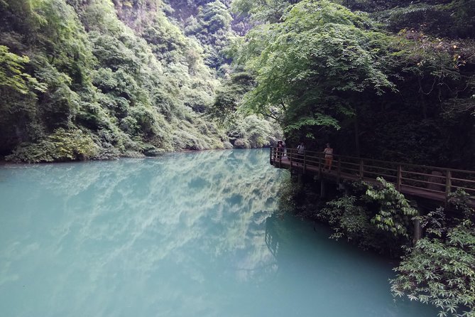 Baofeng Lake,Zhangjiajie Glass Bridge & Grand Canyon day tour - Baofeng Lake: calm water before the big thrills