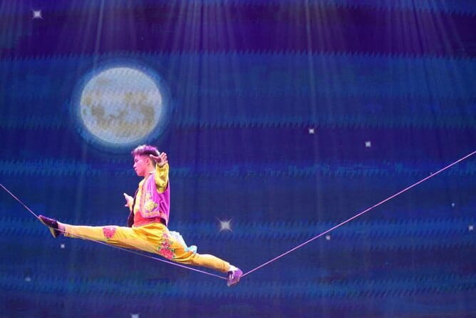 Beijing Acrobatic Show in Red Theater with Guide and Transfer - What the Red Theater show is really like