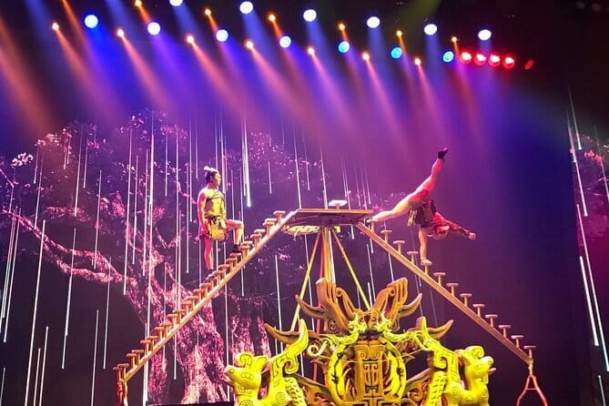 Beijing Acrobatic Show in Red Theater with Guide and Transfer - Meeting the guide and making the evening easy