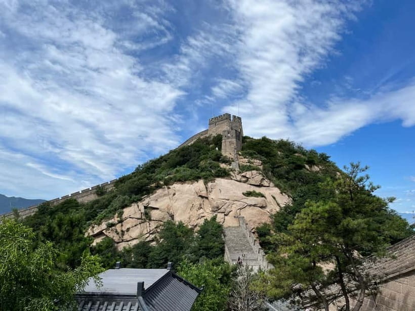Beijing: Badaling Great Wall Day Tour With Ticket - What your guide does before you walk
