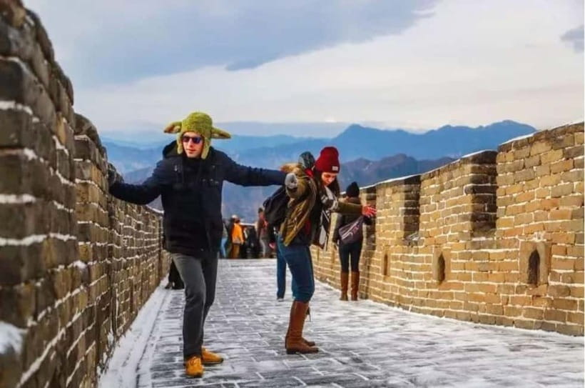 Beijing：Badaling Great Wall Tickets & Guided Tours - Badaling at night: lights, music, and cooler air