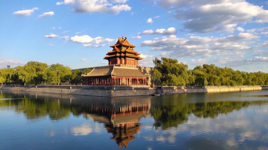 Beijing: Forbidden City Tour(Group/Private)-Tickets Included - Walking from Tiananmen Gate to the palace halls