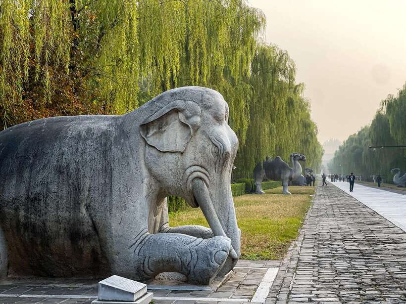 Beijing: Great Wall and Ming Tomb All-inclusive Private Tour - Lunch near the wall, with local flavor