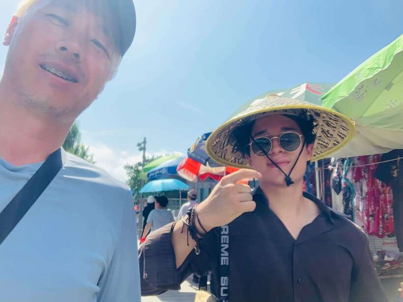 Beijing: Great Wall Layover Tour with a Native - Lunch or dinner at a local restaurant