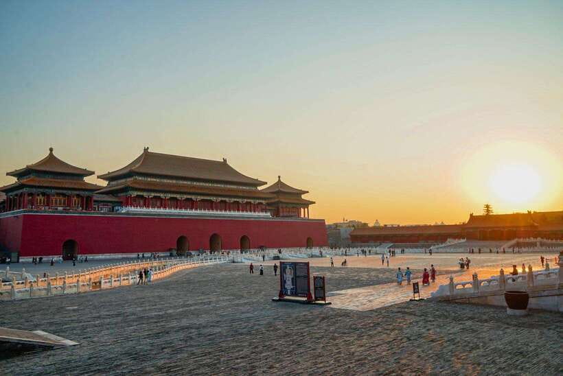 Beijing: Highlights of Forbidden City Private Walking Tour - Why a guide helps inside the Forbidden City