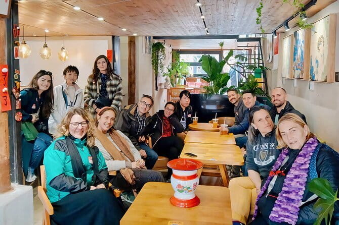 Beijing Historic City Guided Walking Tour + Calligraphy Creation - One hour in Beijing’s hutongs