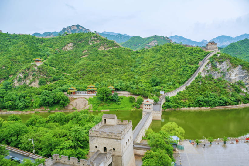 Beijing: Huanghuacheng Lakeside Great Wall Bus/Private Tour - How crowded is Huanghuacheng?