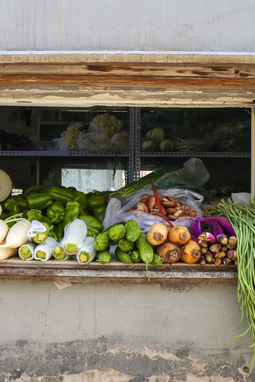 Beijing: Hutong Breakfast Food Tour - What the guides add to the morning