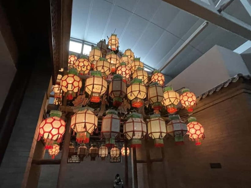 Beijing: Hutongs & Food & Culture Walking Tour - The food stops: what to try and what to expect