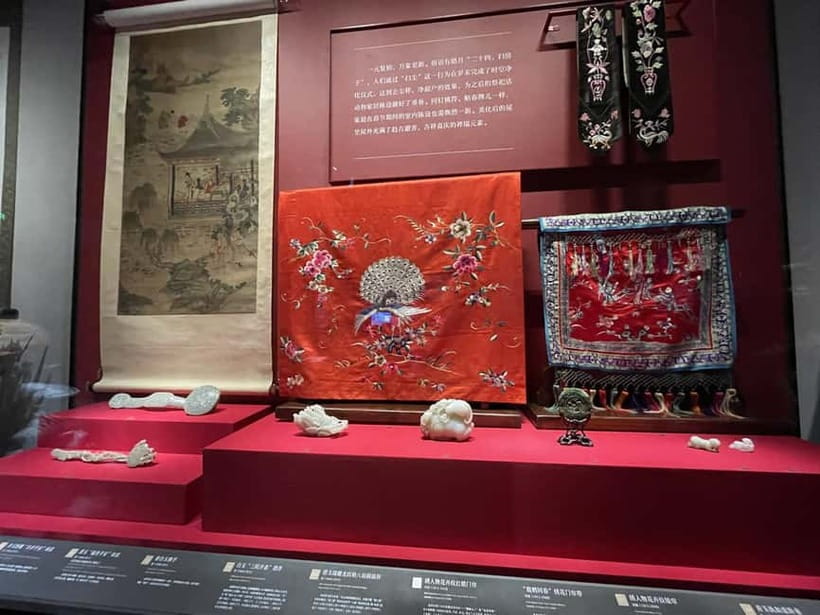 Beijing: Hutongs & Food & Culture Walking Tour - Rickshaw rides and home visits