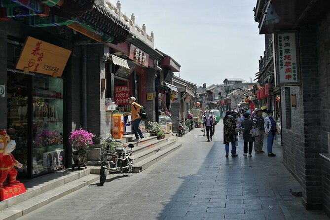 Beijing Hutongs Walking Tour - Following the water toward Houhai