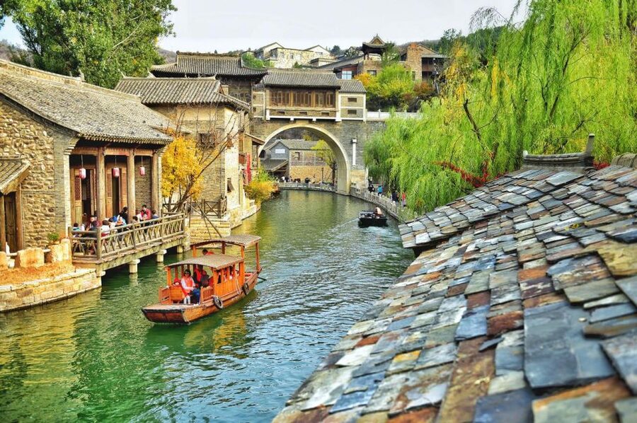 Beijing: Jinshanling and Simatai Wall&Gubei Watertown Tour - Who should book this tour